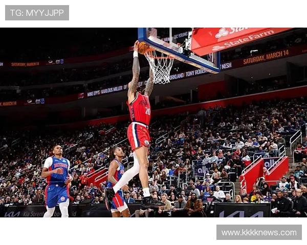 戴维斯边路表现稳健，助力球队整体攻防实力持续提升