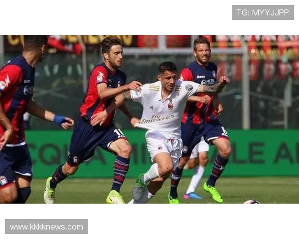 维罗纳边路进攻表现稳健，战术执行清晰