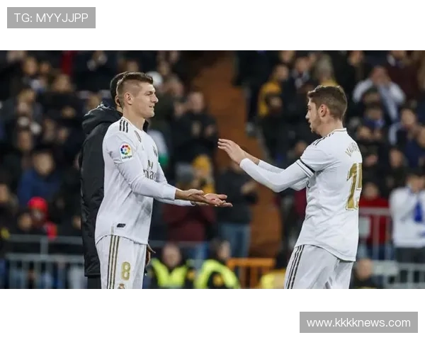 厄德高 vs 克罗斯：传控风格与组织核心差异